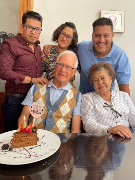 Imágenes para rendir homenaje a persona finada, estas pueden variar en su contenido.