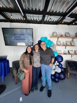 Imágenes para rendir homenaje a persona finada, estas pueden variar en su contenido.