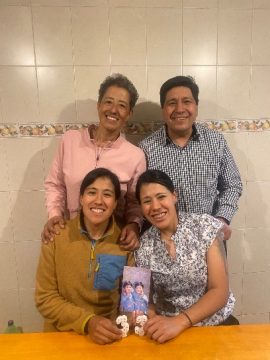 Imágenes para rendir homenaje a persona finada, estas pueden variar en su contenido.