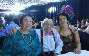 Imágenes para rendir homenaje a persona finada, estas pueden variar en su contenido.