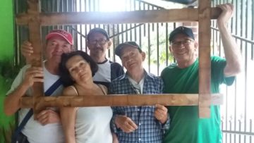 Imágenes para rendir homenaje a persona finada, estas pueden variar en su contenido.