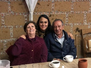 Imágenes para rendir homenaje a persona finada, estas pueden variar en su contenido.