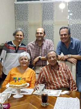 Imágenes para rendir homenaje a persona finada, estas pueden variar en su contenido.