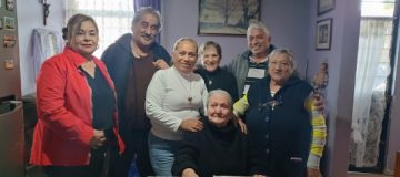 Imágenes para rendir homenaje a persona finada, estas pueden variar en su contenido.