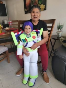 Imágenes para rendir homenaje a persona finada, estas pueden variar en su contenido.
