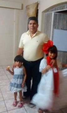 Imágenes para rendir homenaje a persona finada, estas pueden variar en su contenido.