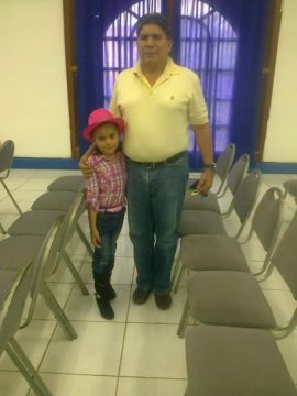 Imágenes para rendir homenaje a persona finada, estas pueden variar en su contenido.