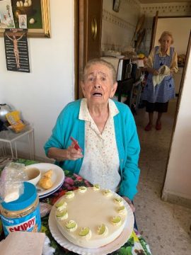 Imágenes para rendir homenaje a persona finada, estas pueden variar en su contenido.