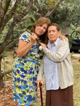 Imágenes para rendir homenaje a persona finada, estas pueden variar en su contenido.